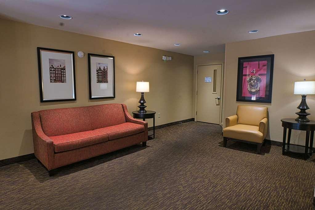 Suburban Studios Louisville East Dalaman gambar