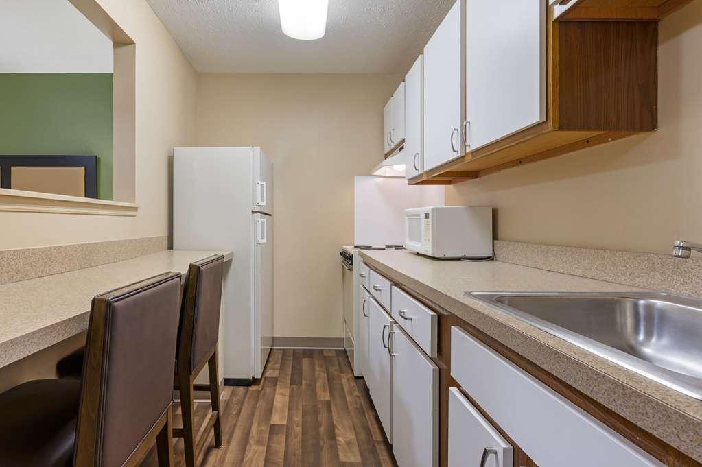 Suburban Studios Louisville East Bilik gambar